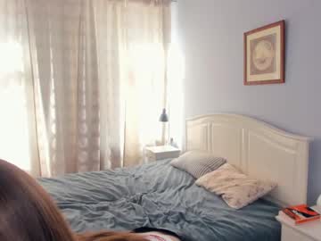 girl
        happiness_call cam image #70167