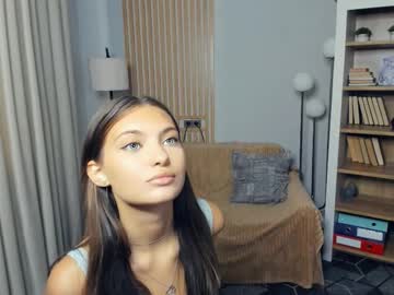 girl
        bunny_nova cam image #28367