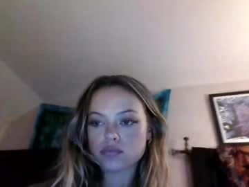 girl
        teddysky69 cam image #3962