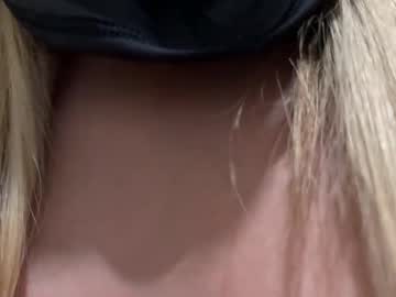 girl
        masya_star cam image #200376