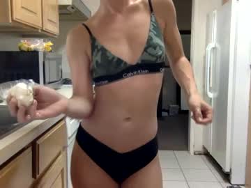 girl
        reginaphalange1379 cam image #110376