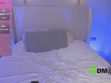girl
        lonelyflowerr cam image #29400
