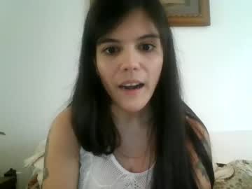 girl
        moonghosts cam image #105671