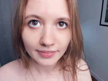 girl
        kati_more cam image #124027