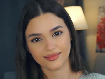 girl
        zarabeamer cam image #258856