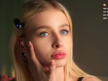 girl
        lunnadew cam image #259124