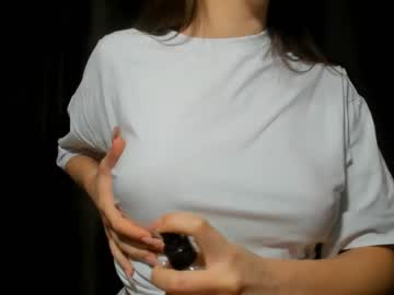 girl
        julia_dragon cam image #152328