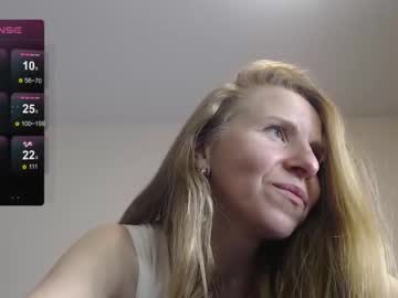 girl
        violetplath cam image #169740