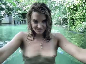 girl
        phoenix_taylor cam image #5493