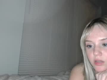 girl
        rubylanee cam image #150178