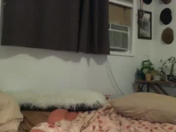 girl
        bambidear420 cam image #88463