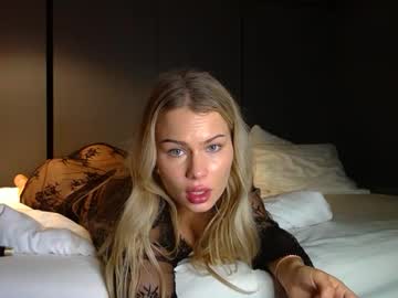 girl
        melicherry cam image #207163