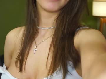 girl
        elswythferran cam image #243172