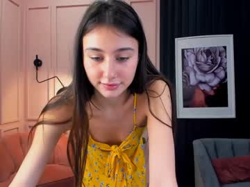 girl
        vivien_woodstock cam image #36137