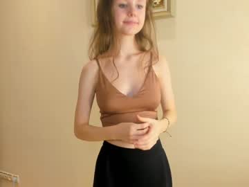 girl
        maryrogersa cam image #109130