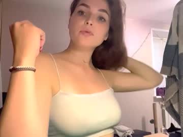 girl
        ciraandregg cam image #31674