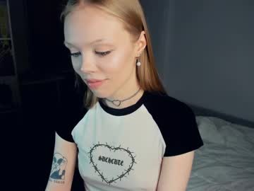 girl
        honeybzzz cam image #89717