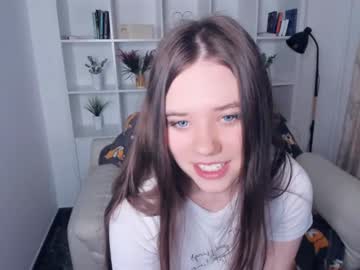 girl
        kristi_zenn cam image #136942