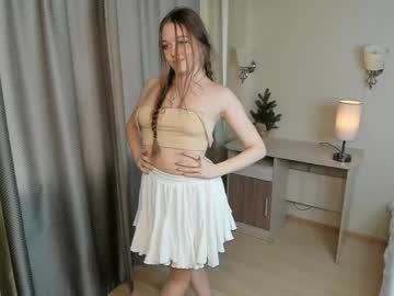 girl
        maxinebickham cam image #258288