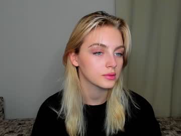 girl
        ashbunny_ cam image #104524