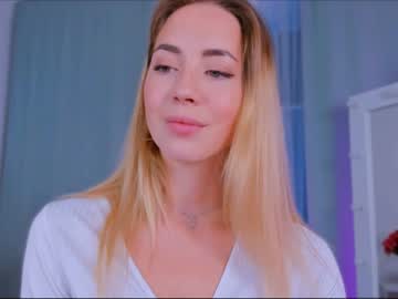 girl
        emmi_rosee cam image #17282