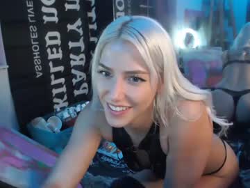girl
        cameroncook cam image #131809
