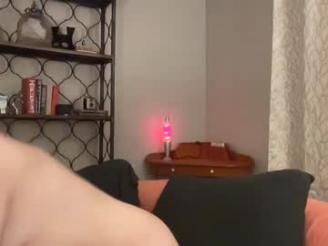 girl
        tinytittytia cam image #145390