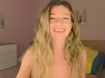 girl
        lenamuti cam image #113079