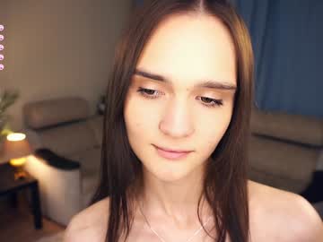 girl
        veronaalvey cam image #216132