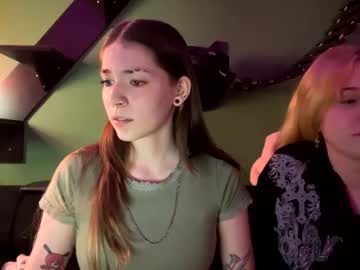 girl
        lilahinlace cam image #189606