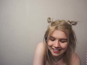 girl
        jettahartill cam image #84