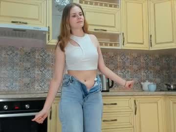 girl
        sara_daviss cam image #114100