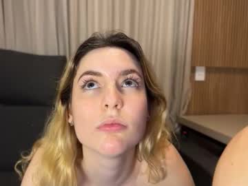 couple
        chloesweetdreams cam image #18112