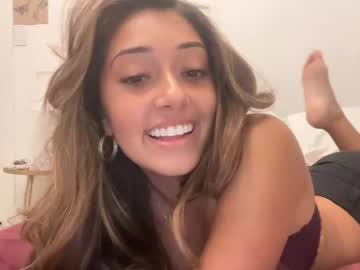 girl
        carlylark cam image #201587