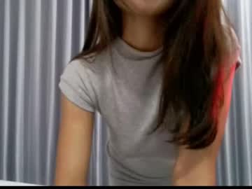 girl
        hersheys_aran cam image #55530