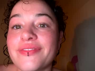 girl
        meowingmilf cam image #116778