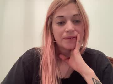 girl
        gemmyrosee cam image #209387