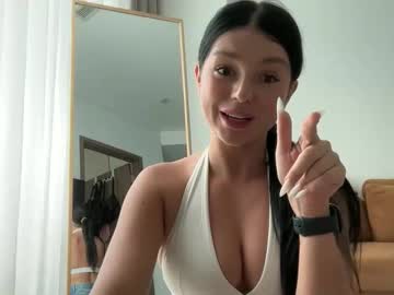 girl
        lolaap0pp cam image #42175
