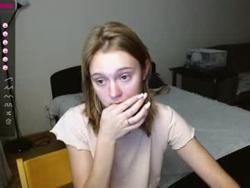 girl
        shy_mirabel cam image #9153