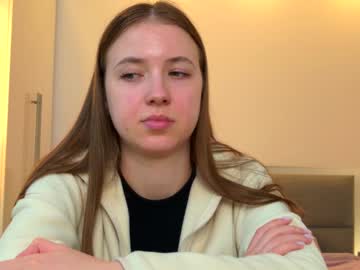 girl
        nicolecollard cam image #255028