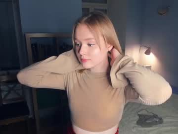 girl
        sun_shiiine cam image #76556