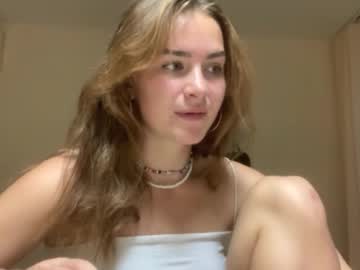 girl
        saundrayeeloy cam image #41571