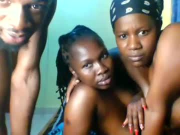 couple
        freakyg292511 cam image #58188
