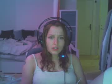 girl
        exy_ cam image #219396