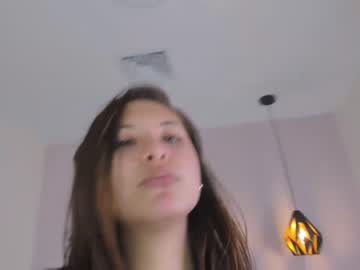 girl
        hellen_coy cam image #137733