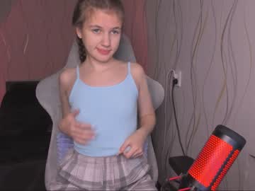girl
        kylie_mine cam image #9909
