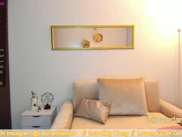 girl
        dolcce_peccato cam image #45345