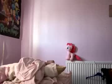 girl
        alicekttn cam image #186648