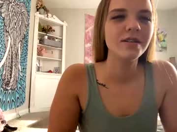 girl
        olivebby02 cam image #179219