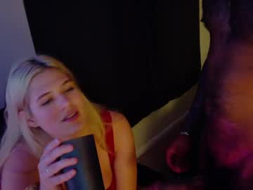 couple
        xoraex cam image #88247